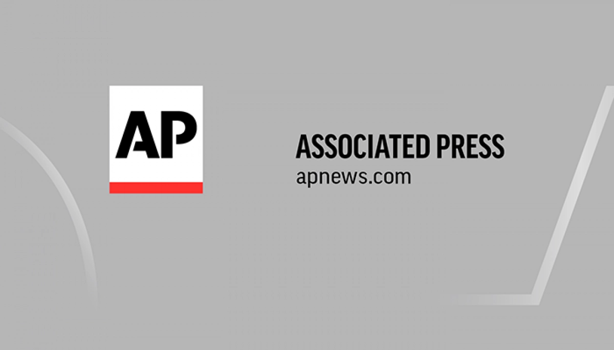 Твіт Associated Press із порадою щодо «французів» спричинив хвилю кпинів на адресу інформагенства