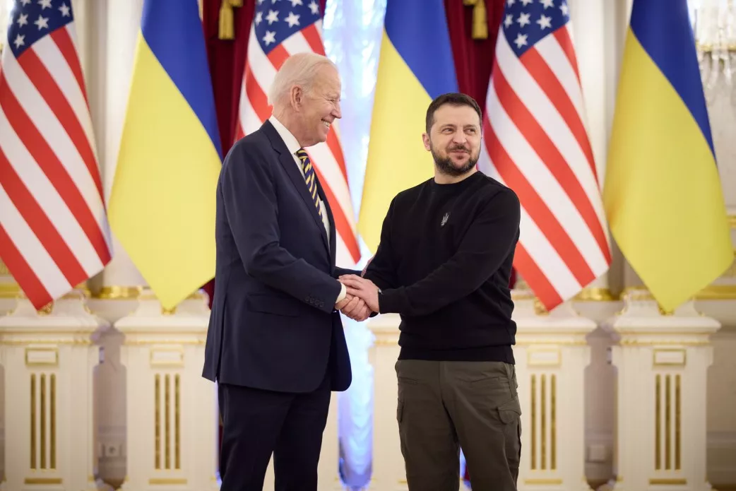 «Минув рік — Україна стоїть». Байден приїхав до Києва з неанонсованим візитом: головні заяви