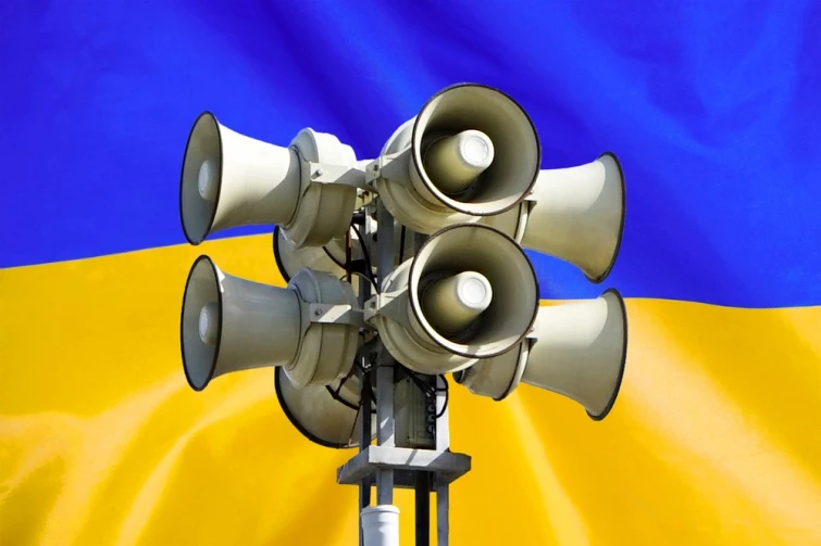 Мешканці російських міст по радіо почули сигнал повітряної тривоги