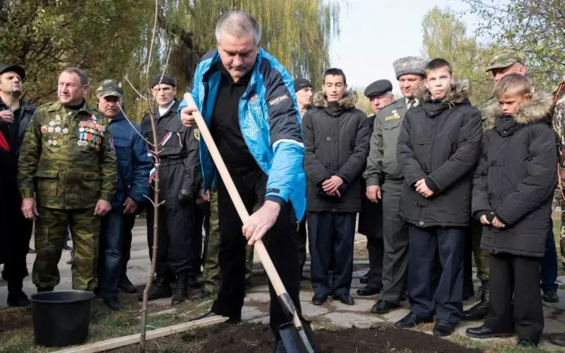 Аксьонов на річницю вторгнення вже риє окопи: дайджест пропаганди за 22 лютого