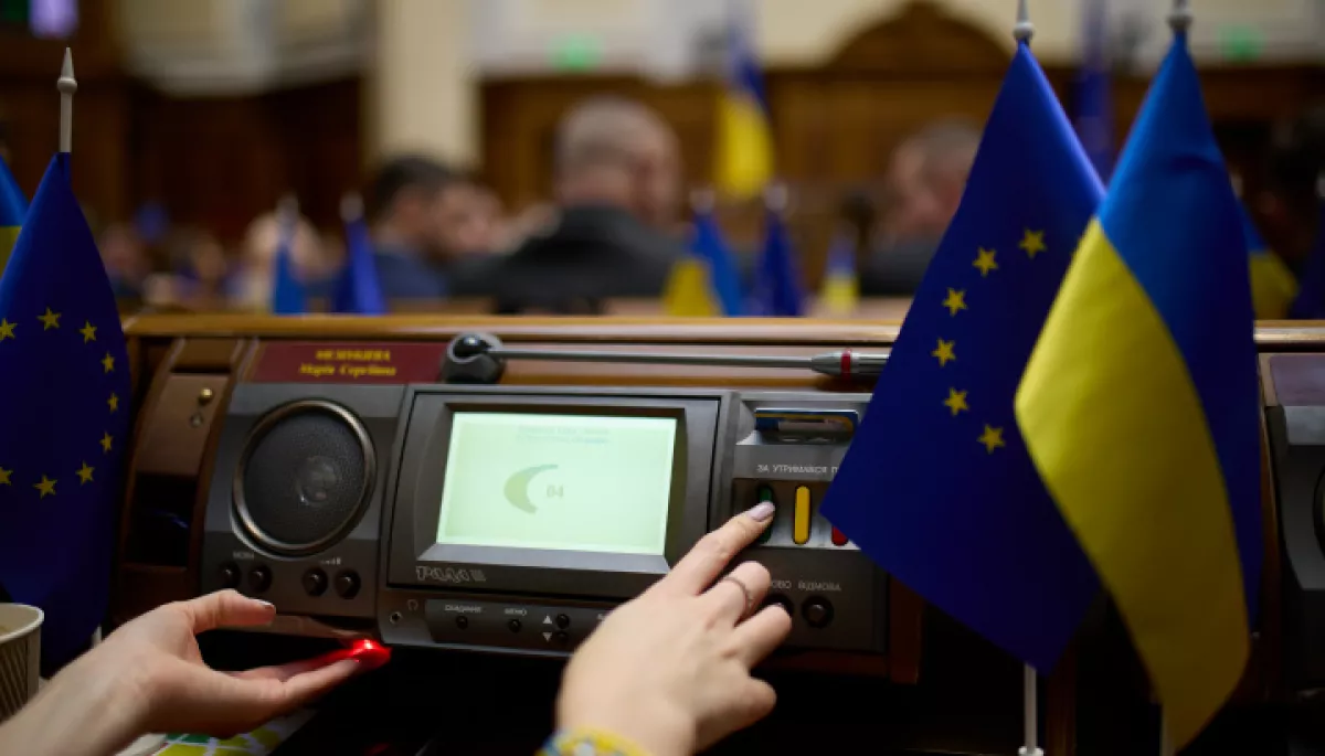 Верховна Рада прийняла закон про призупинення фінансування Нацради. Потураєв сподівається на вето президента