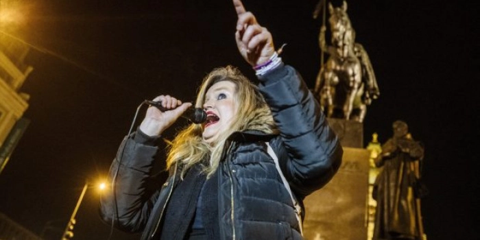 У Чехії ексжурналістку засудили до двох років умовно за поширення фейків