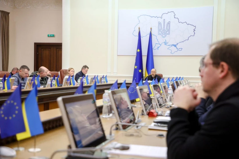 Уряд відклав формування реєстру олігархів до висновків Венеційської комісії