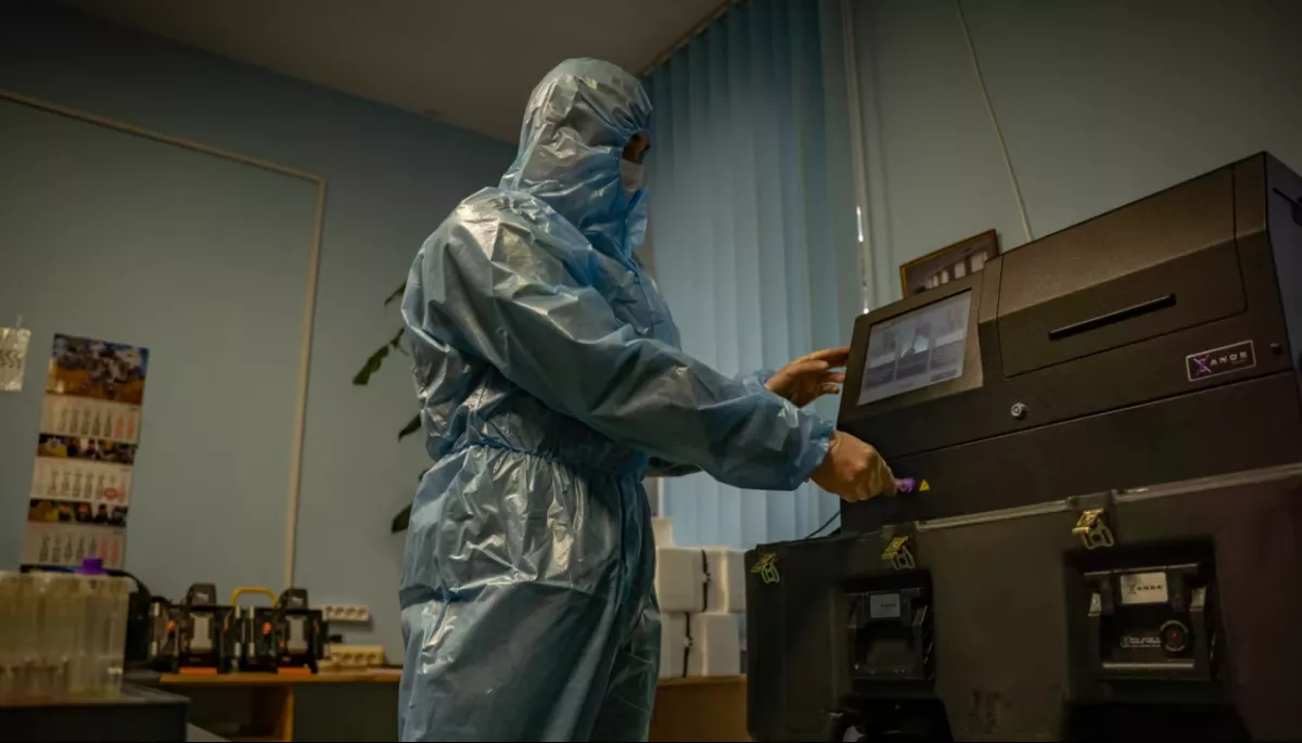 Документальну стрічку про мобільні ДНК-лабораторії в Україні випустило британське видання The Independent