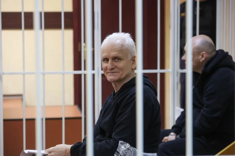 У Білорусі засудили нобелівського лауреата Алеся Бяляцького до 10 років колонії