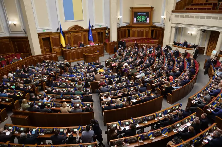 У Раді зареєстрували законопроєкт про заборону балотуватися членам проросійських партій