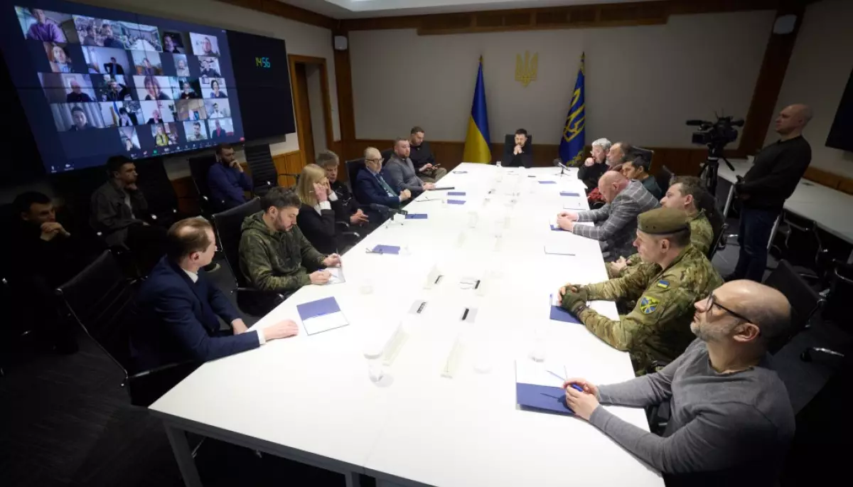 Зеленський зустрівся із митцями, які допомагають протидіяти російським наративам