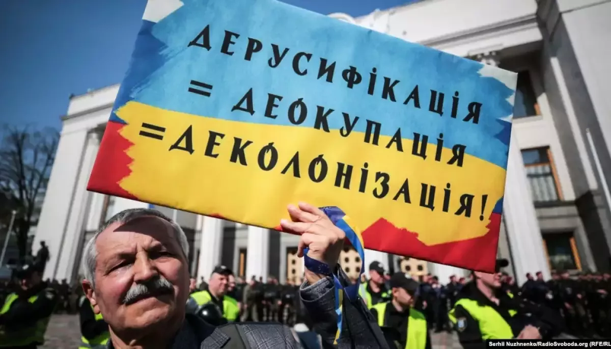Більше половини українців вважають недоречним створення культурних продуктів російською мовою, &mdash; опитування
