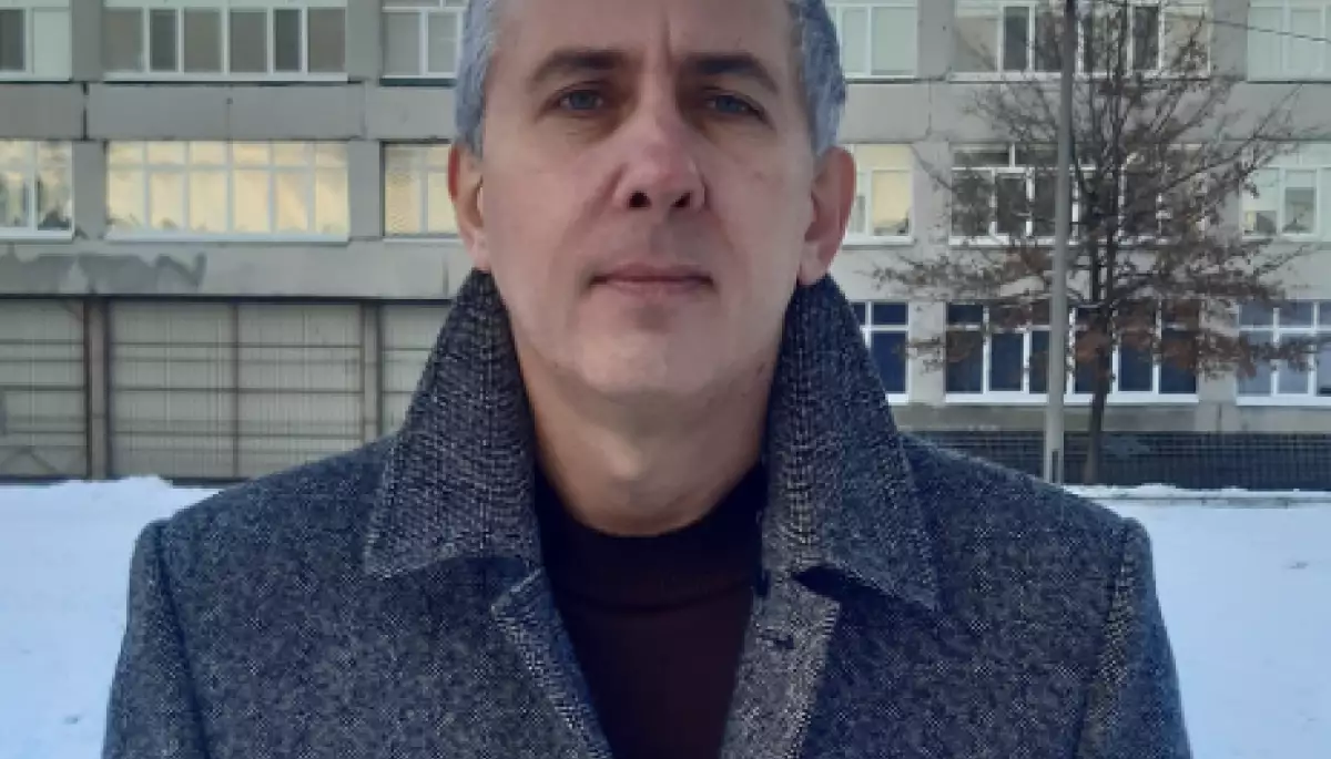 Член Шевченківського комітету Ігор Панасов підтримує ідею запровадження нових номінацій премії. Але теж йде у відставку