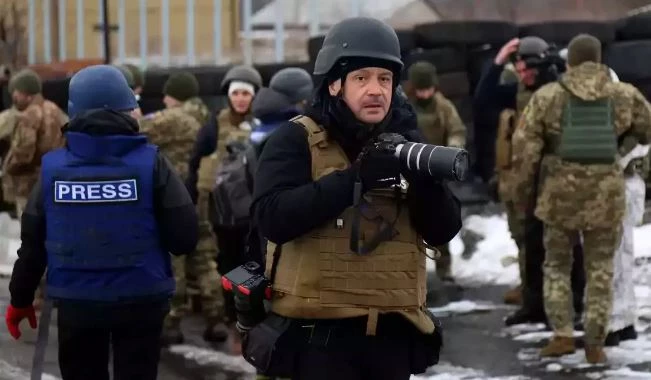 Заява Медіаруху: Надмірні обмеження роботи журналістів в Україні неприпустимі