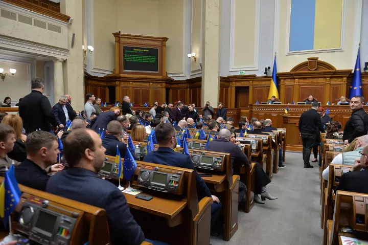 Нардепи не проголосували за пропозиції про висвітлення роботи парламенту в слоті каналу &laquo;Рада&raquo; в телемарафоні