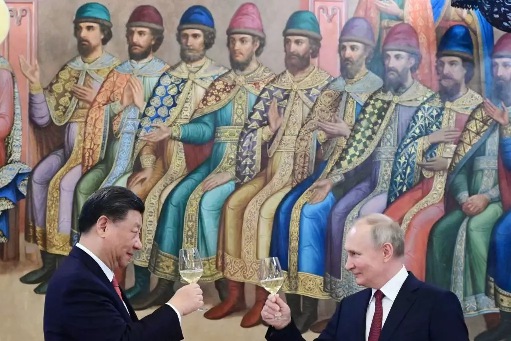 &laquo;Радянська&raquo; риторика й фотографії з обіду. Що писали китайські та світові медіа про візит Сі Цзиньпіна до Росії