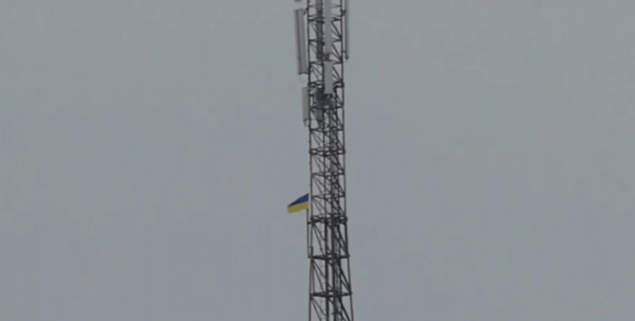 На вежі мобільного зв’язку в окупованому Криму помітили український прапор
