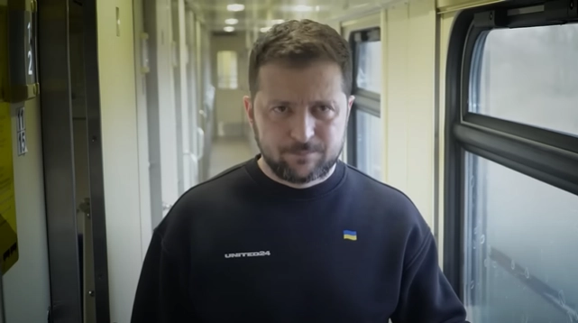 Зеленський звернувся до Європейської Ради з українського потяга: &laquo;Перебуваю в дорозі, щоб підтримувати дух українців&raquo; (ВІДЕО)