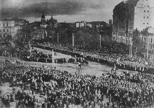 КМІС: Українці дійшли згоди у ставленні до історичних подій та персон, а найближчим народом вважають поляків
