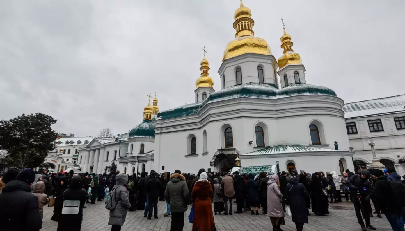 УПЦ МП не залишила Києво-Печерську Лавру, комісію Мінкульту не пустили до монастиря (ВІДЕО)