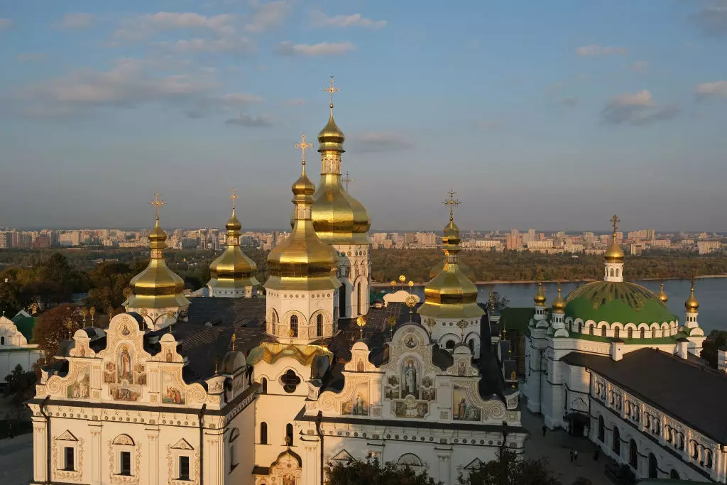 Уряд повернув майно Києво-Печерської лаври в управління держави
