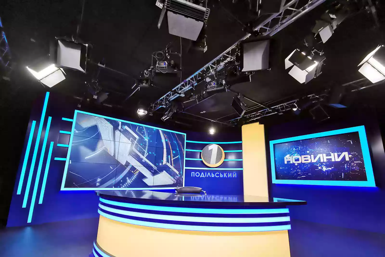 Хмельницький телеканал &laquo;Перший Подільський&raquo; під час війни: багато новин і трохи піару
