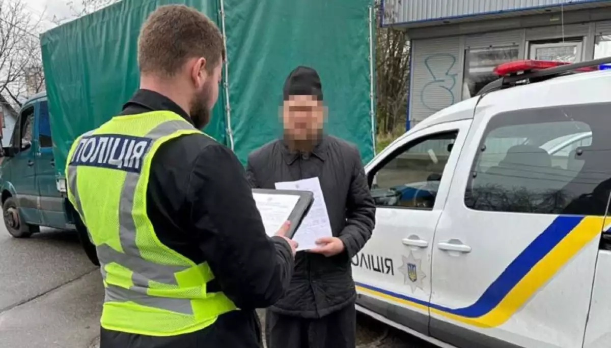 Поліція повідомила про підозру священнику Лаври за перешкоджання журналістській діяльності