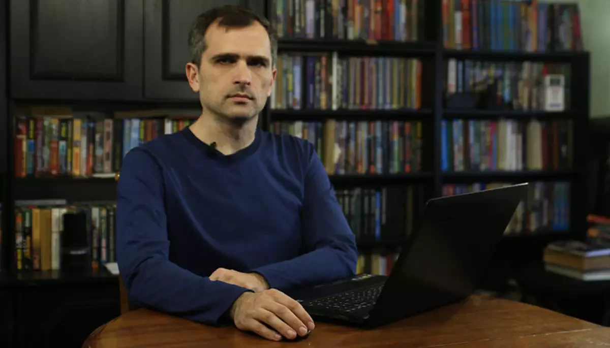 СБУ оголосила підозру блогеру Юрію Подоляці, який виступає на пропагандистських каналах та поширює фейки про події на фронті