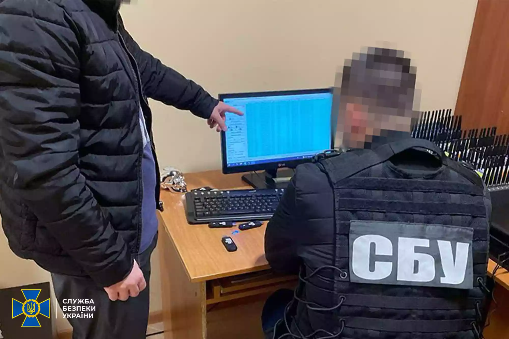 СБУ затримала організатора ботоферми, який продавав росіянам фейкові акаунти українців