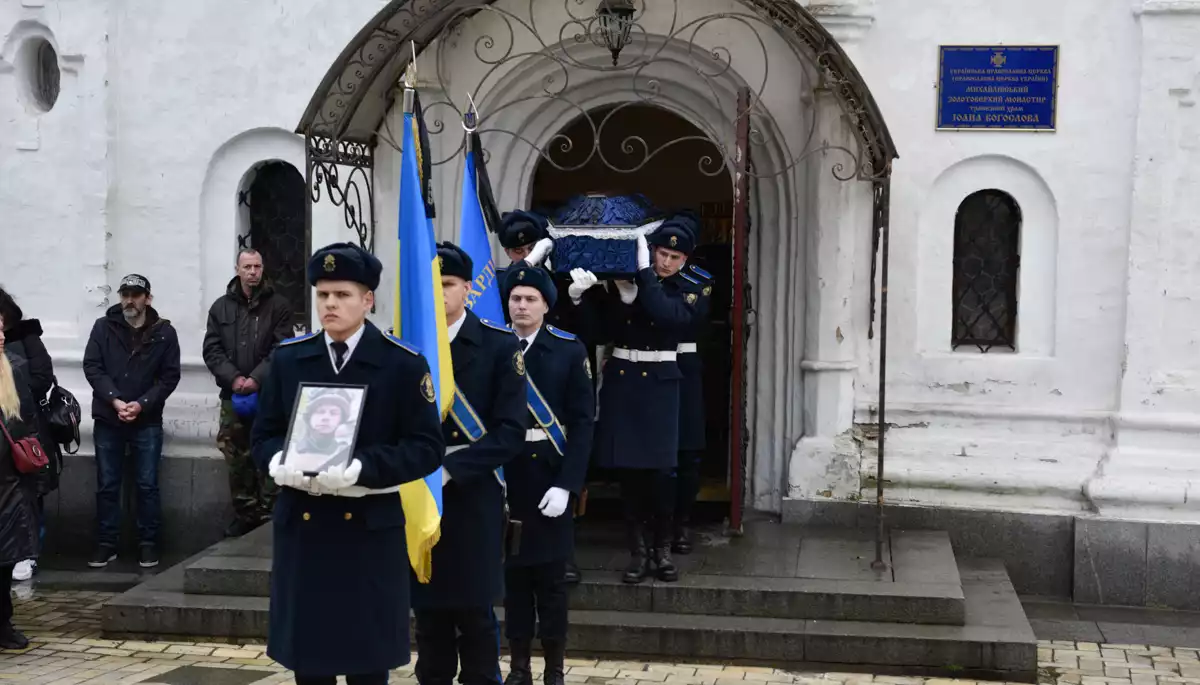Рідні, побратими і колеги з &laquo;Детектора медіа&raquo; попрощалися з Владиславом Дзіковським, який загинув на фронті (ФОТО)