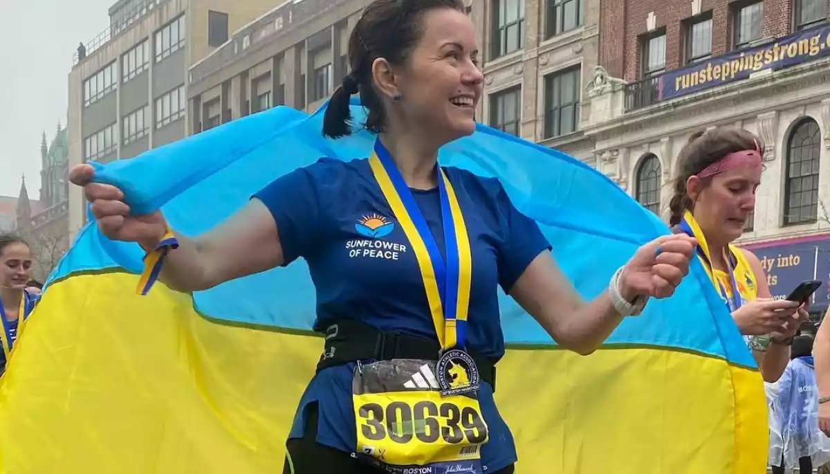 Марічка Падалко пробігла Бостонський марафон для допомоги з реабілітацією українських військових, звільнених з полону
