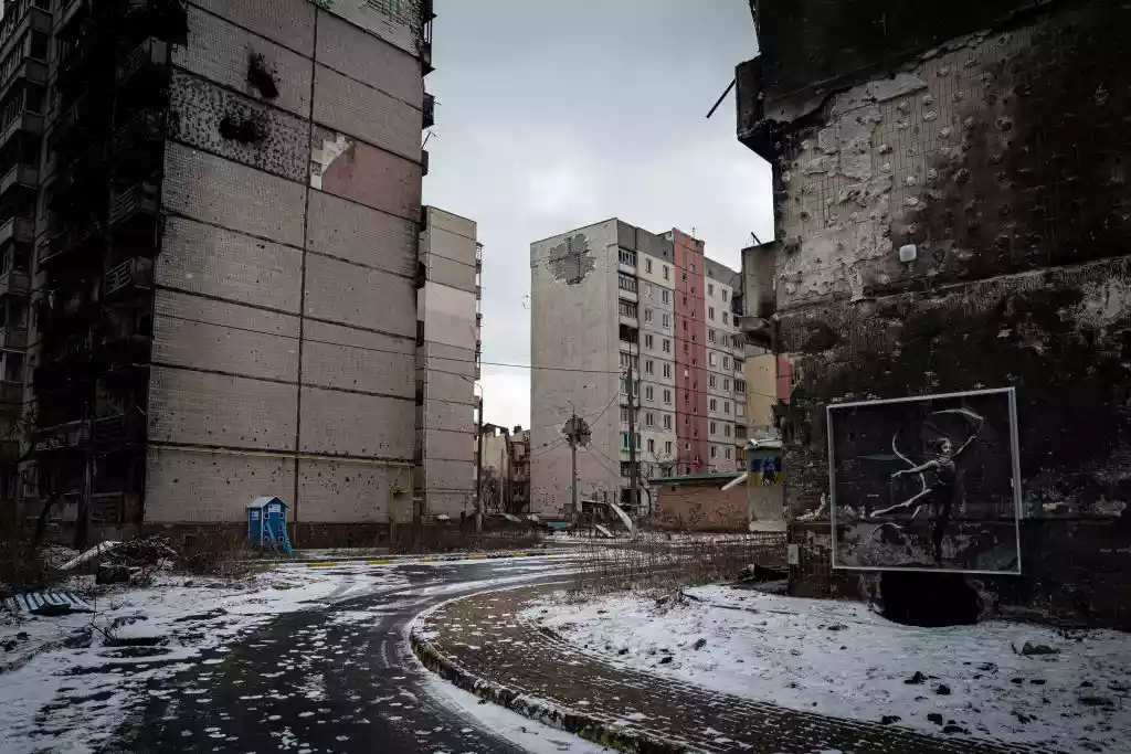 В Ірпені під Києвом зносять будинок, на якому вуличний художник Бенксі намалював гімнастку