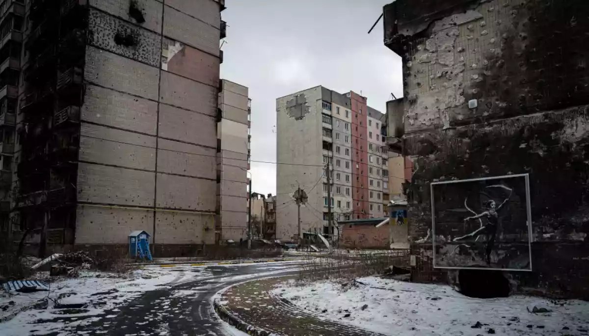 В Ірпені під Києвом зносять будинок, на якому вуличний художник Бенксі намалював гімнастку