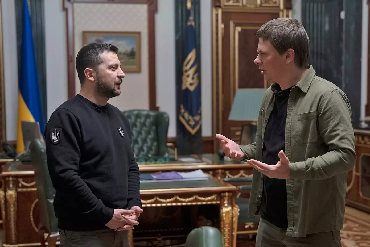 У першому випуску &laquo;Рік. За кадром&raquo; Дмитра Комарова покажуть один день з життя президента Зеленського