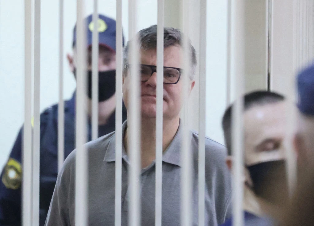Колишнього кандидата на посаду президента Білорусі Віктора Бабарика доправили до лікарні з колонії