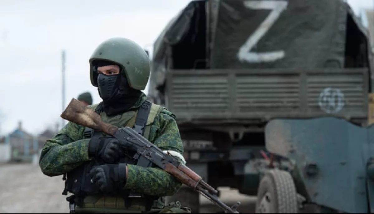 Міськрада: Російські окупанти змушують маріупольських школярів писати їм листи подяки