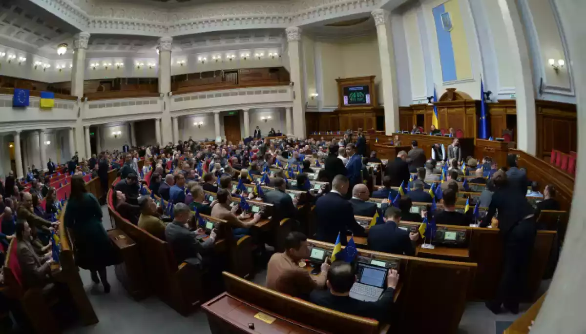Рада продовжила дію воєнного стану і мобілізації до серпня