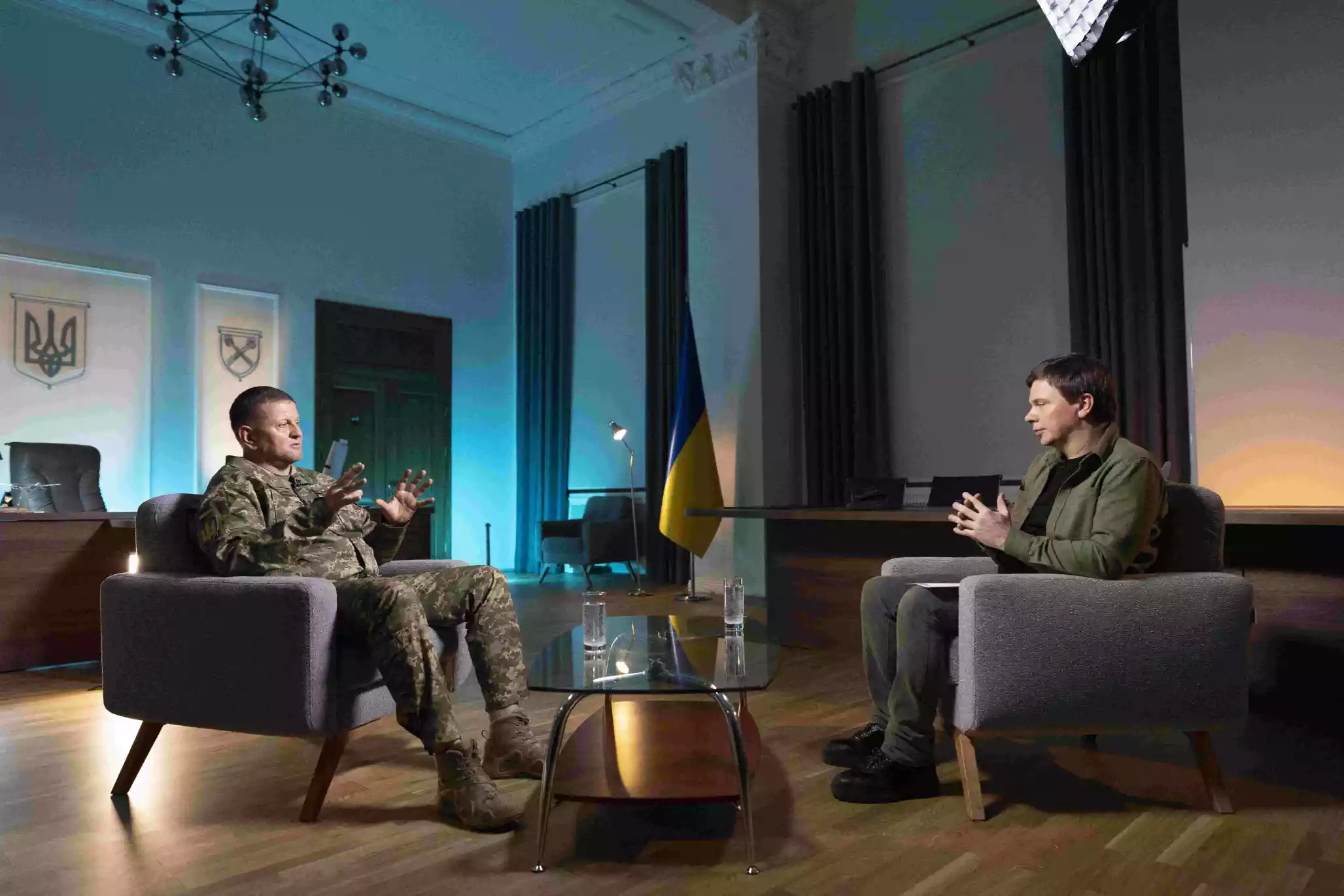 Головнокомандувач ЗСУ Валерій Залужний дав перше відеоінтерв'ю для спецпроєкту Дмитра Комарова «Рік. За кадром»