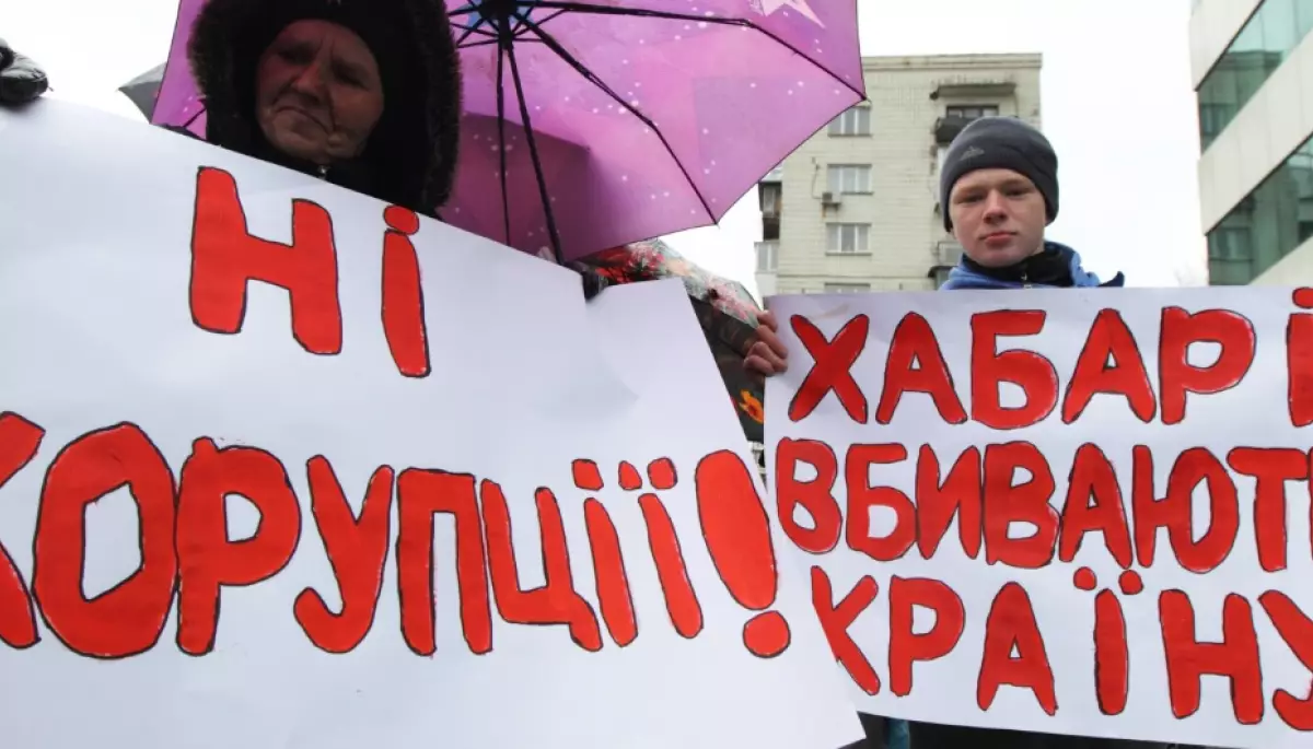 84% українців виступають за те, щоби факти корупції в органах влади оприлюднювали, незважаючи на війну, &mdash; Центр Разумкова