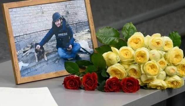Для розслідування загибелі журналіста AFP Армана Солдіна до України прибули французькі слідчі