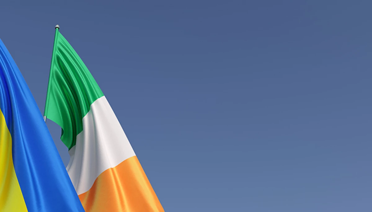 «Ми разом з Україною»: Посольство Ірландії не прибрало жовто-блакитну символіку, попри заклики влади Китаю