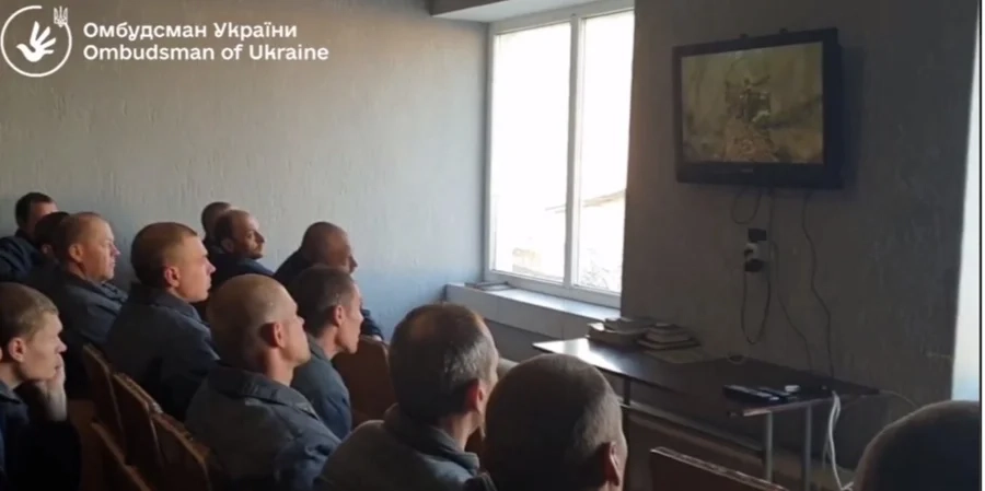 «Абсолютне зло»: Російським полоненим показали фільм про їхні злочини в Україні
