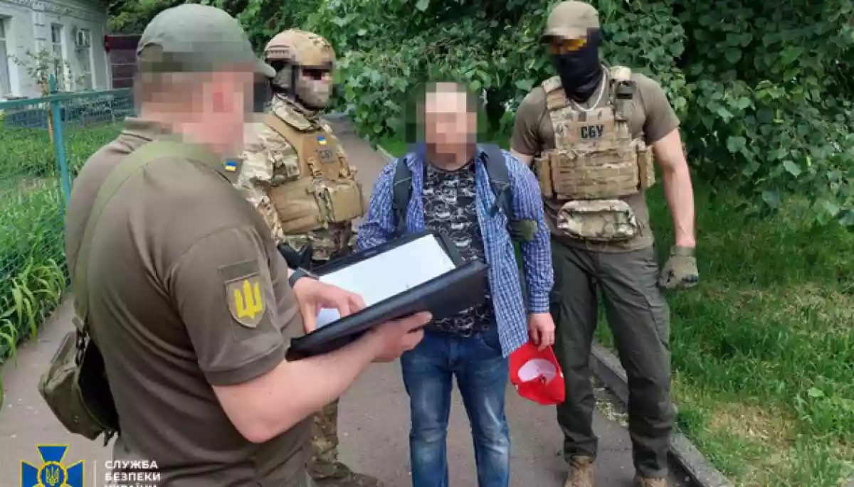 Ворожого інформатора, який здавав росіянам позиції захисників Маріуполя, засудили до 10 років за ґратами
