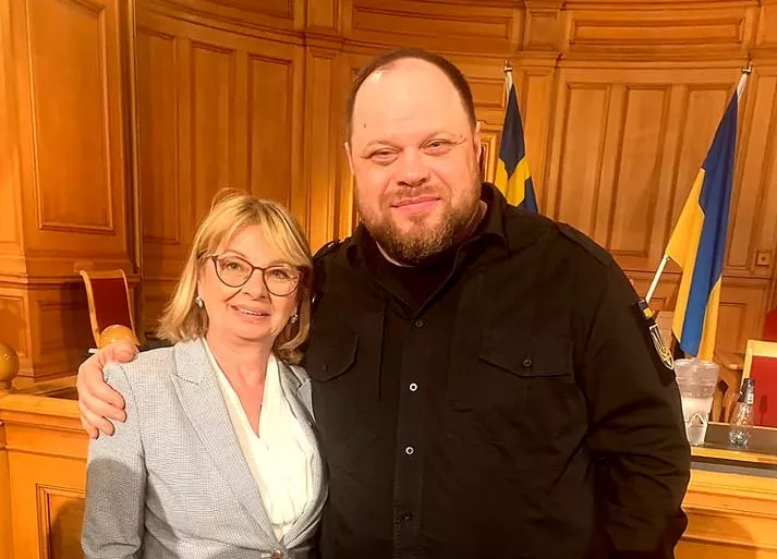 Македонська депутатка опублікувала фото зі Стефанчуком, думаючи, що це Турчинов, який досі виконує функції президента