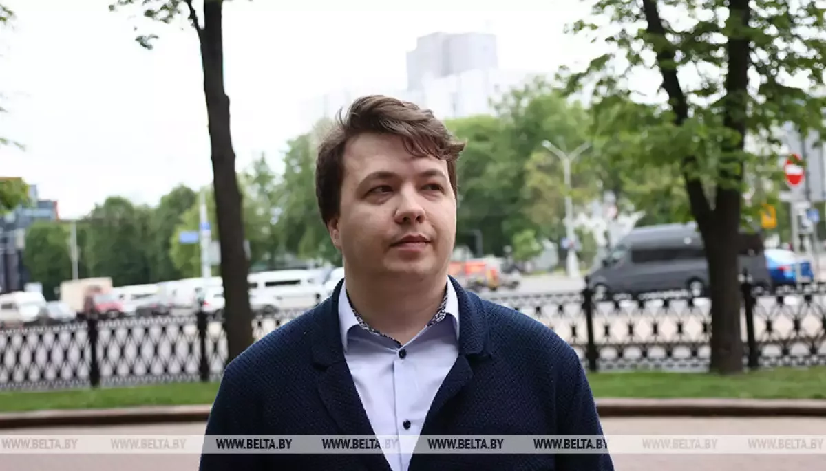 «Сдать всех, включая невесту». Российские СМИ о помиловании Романа Протасевича