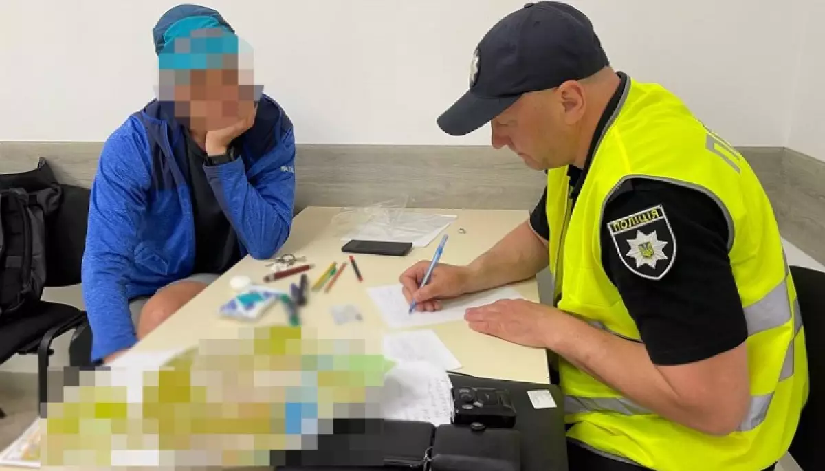 У Києві затримали двох чоловіків, які знімали роботу ППО