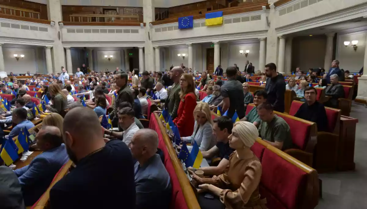 Рада схвалила у другому читанні закон &laquo;Про рекламу&raquo;