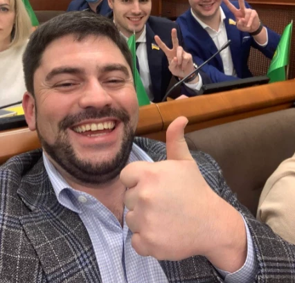 Вже у статусі підозрюваного &laquo;слуга народу&raquo; Трубіцин неодноразово виїжджав за кордон на підставі клопотання від Буданова, &mdash; &laquo;Схеми&raquo;