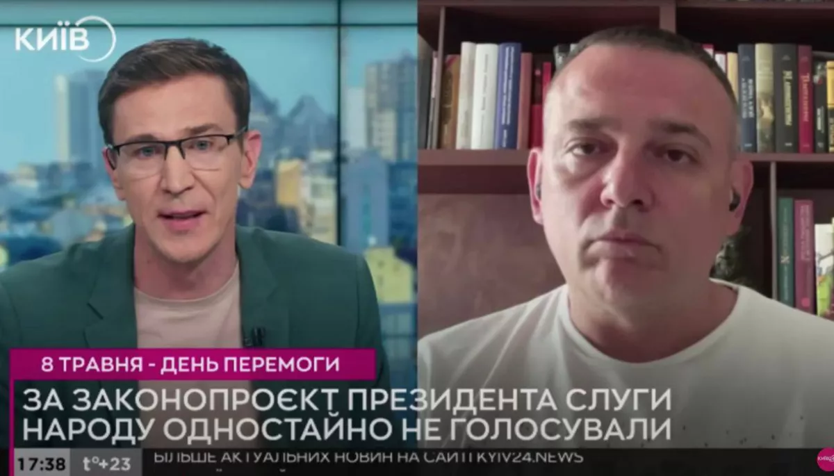 Чи має право Максим Бужанський не розмовляти в ефірі українською?