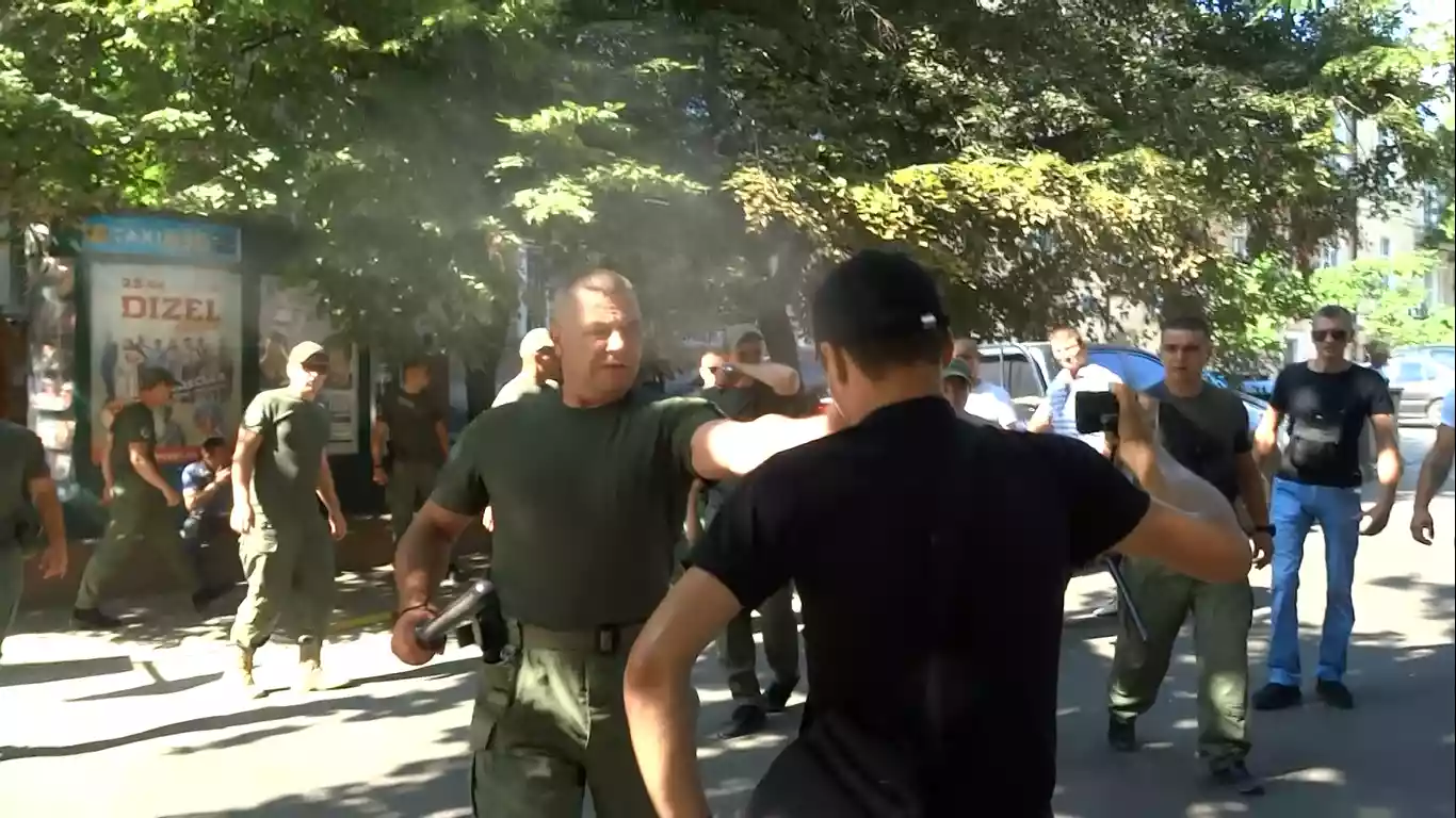 Суд в Одесі визнав двох представників &laquo;Муніципальної варти&raquo; винними в перешкоджанні роботі журналістів