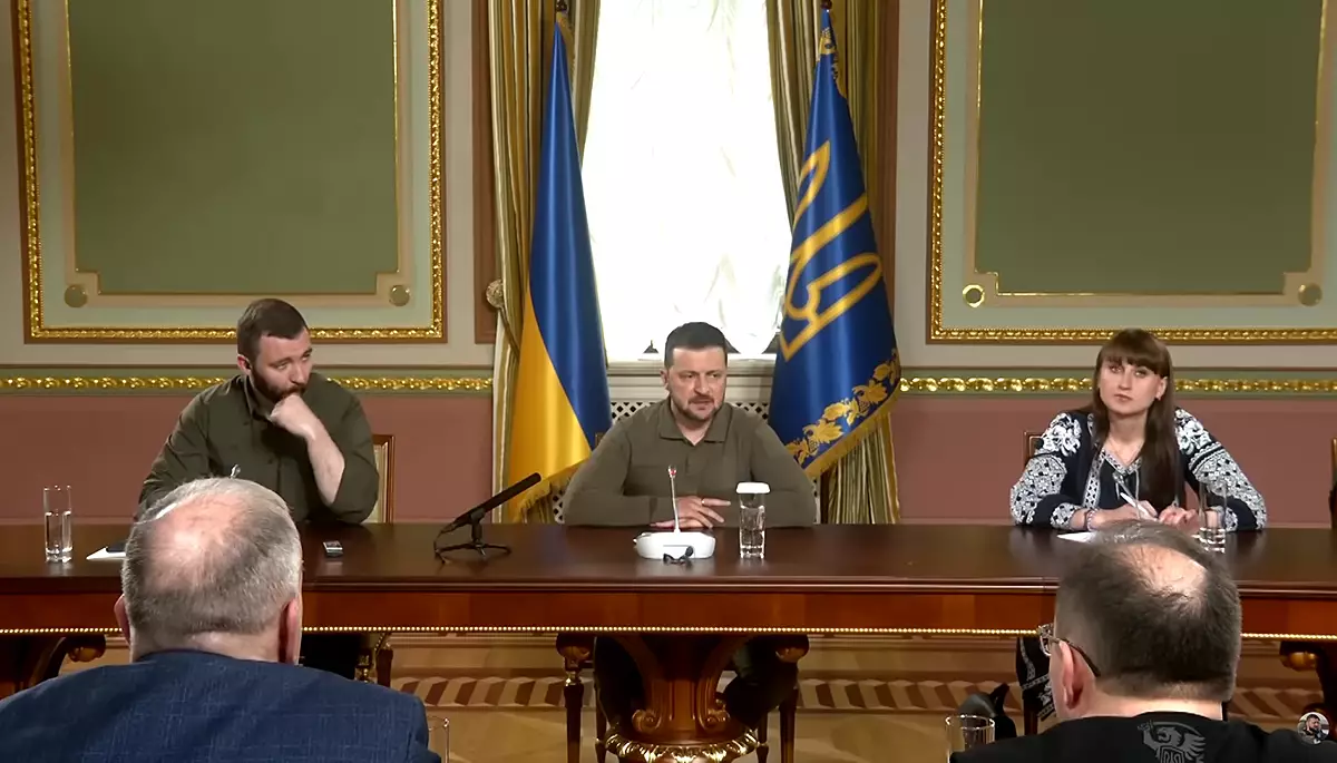 Зовнішня політика, державні канали. Пресконференція Володимира Зеленського на День журналіста