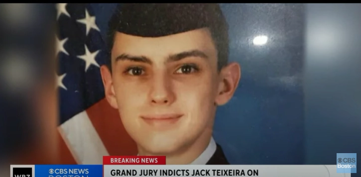У США військовослужбовець Джек Тейшейра, звинувачений у зливі таємних документів Пентагону, не визнав себе винним