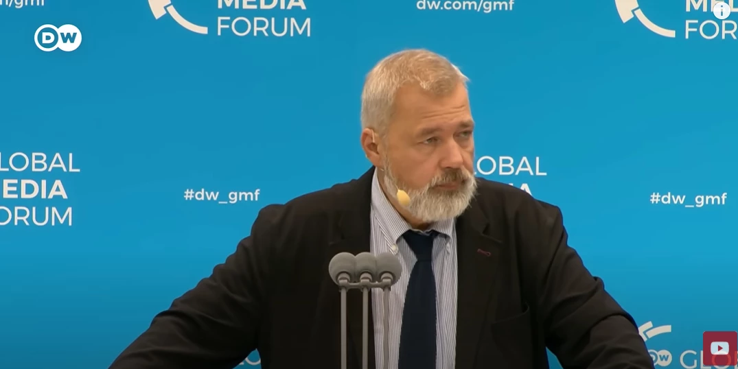 &laquo;Світ повинен чути цей звук війни&raquo;. Російський журналіст про сигнал повітряної тривоги під час його виступу в Німеччині