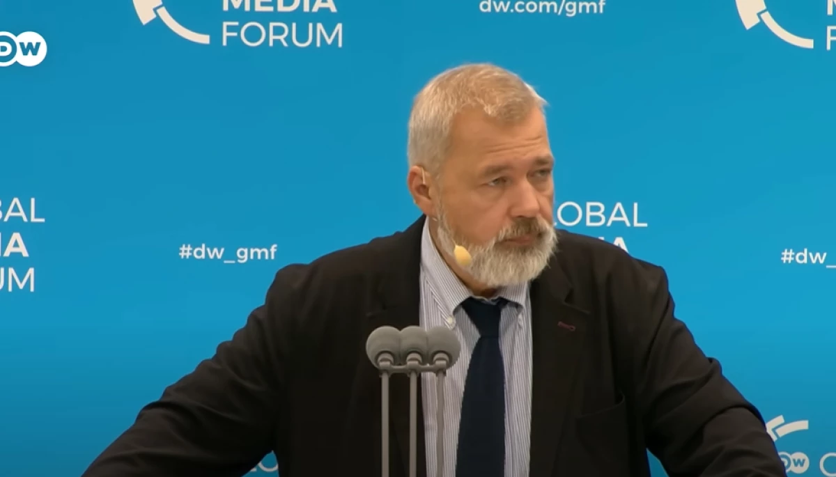 &laquo;Світ повинен чути цей звук війни&raquo;. Російський журналіст про сигнал повітряної тривоги під час його виступу в Німеччині